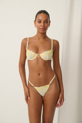 Amelia Thong Limoncello