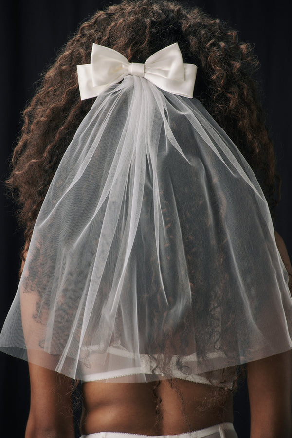 Dolly Bow Veil