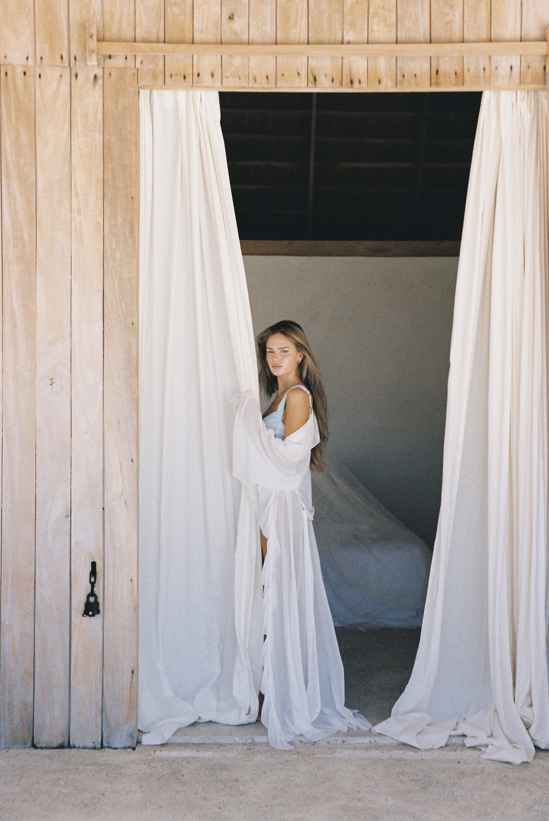 Hanna Robe Ivory