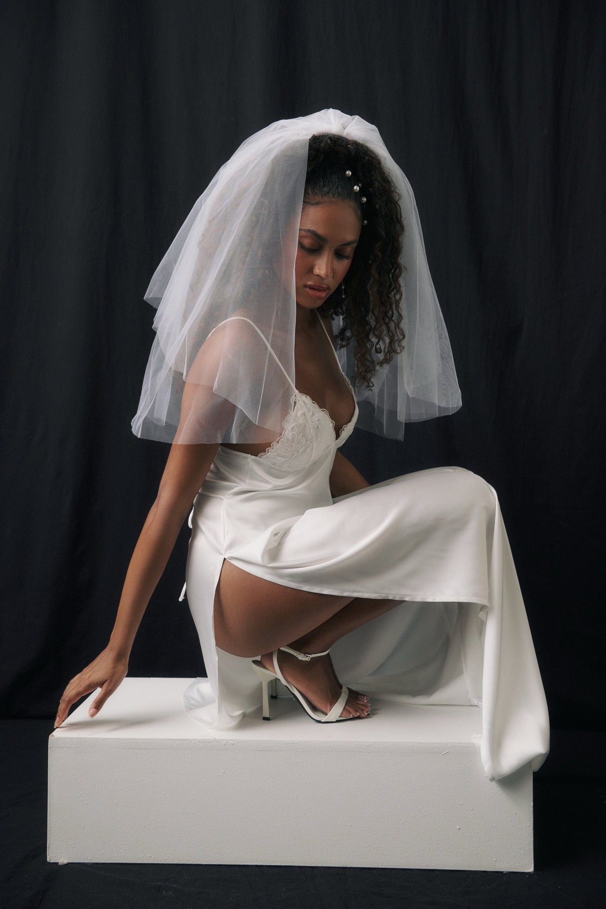Vegas Veil White