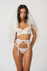 Vegas Veil White